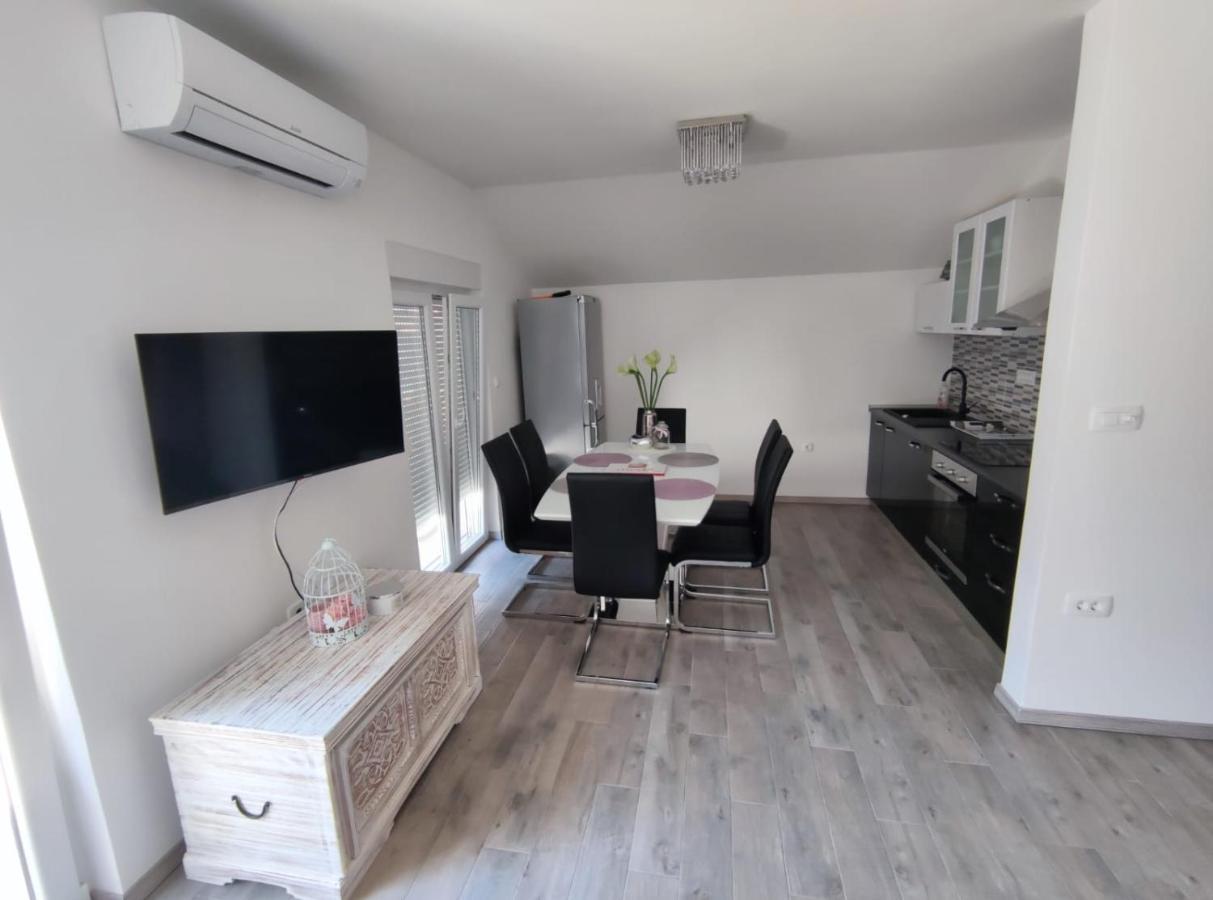 Apartmani Vuckovic Vodice Exterior foto